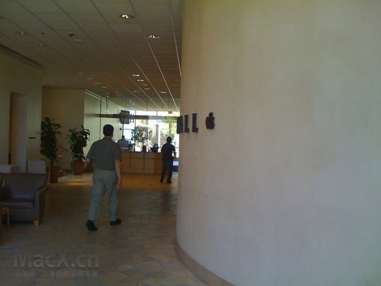 apple_hq5-550x412.jpg