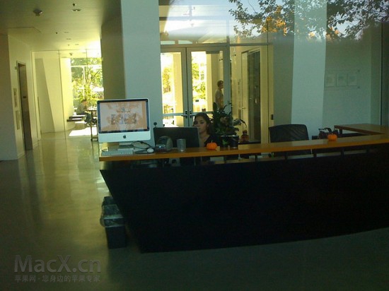 apple_hq4-550x412.jpg